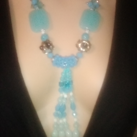 GENUINE BLUE QUARTZ NECKLACE WITH GARNETS - Picture 6 of 8